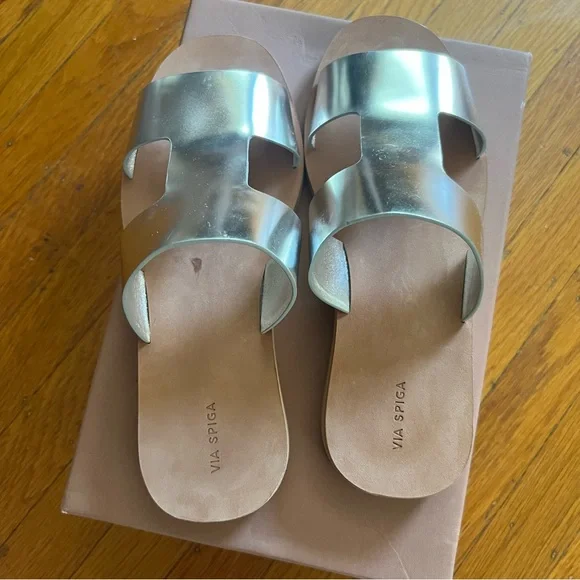 Via Spiga Blanka silver sandals slides 8.5 NEW - Picture 3 of 6